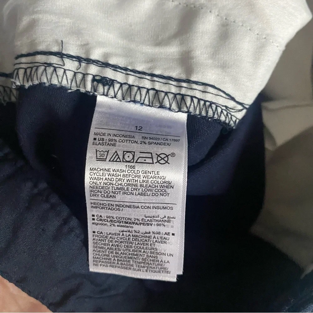 Boys Old Navy straight chino Pants in the navy size 12